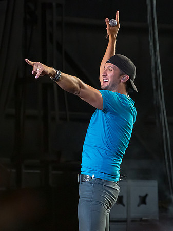 lukebryan.2014.6.13IMG_6110
