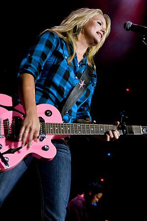 mirandalambert.2008.9.11ChesneyLlambert2008.09.11 077