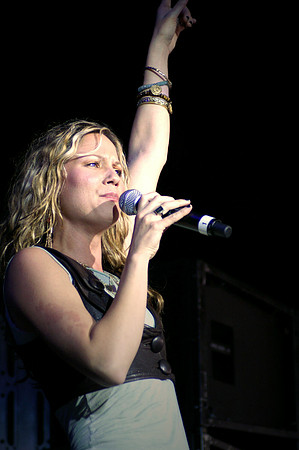 sugarland.2006.8.11SugarlandUMB Aug-11-0602