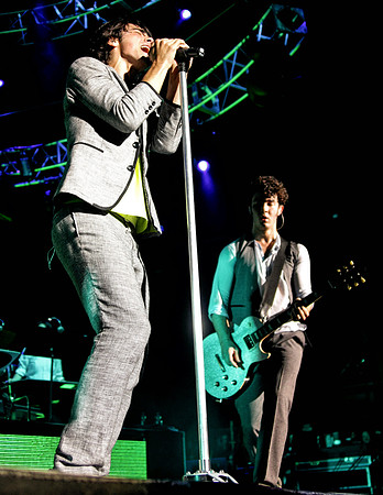 jonasbros.2008.7.22JonasAvril2008.07.22 411
