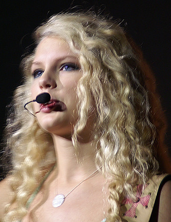 taylorswift.2007.5.8VerizonMay082007 084