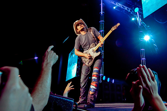 bradpaisley.2009.6.18KW_Paisley2008.06.18-06-27