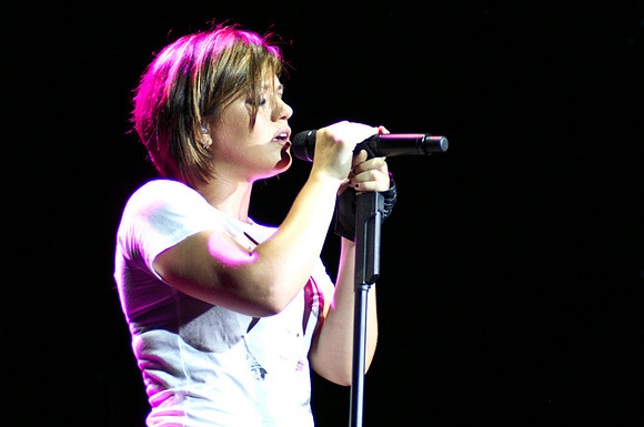 kellyclarkson.2006.7.24KellyClarksonUMB Jul-24-06_042