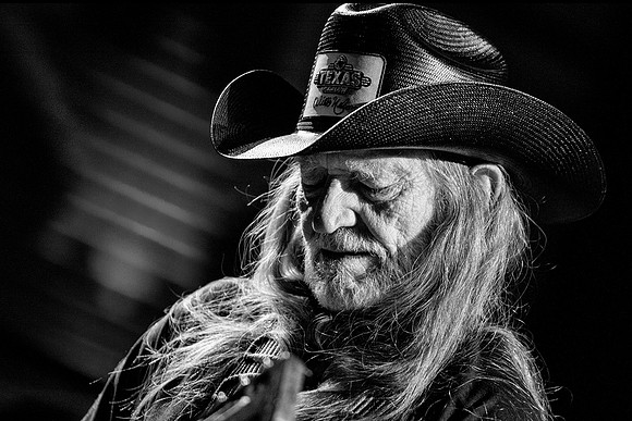 willienelson-farmaid.2009.10.4IMG_9823-Edit