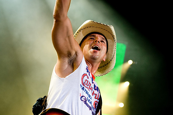 kennychesney.2008.9.11ChesneyLlambert2008.09.11 296