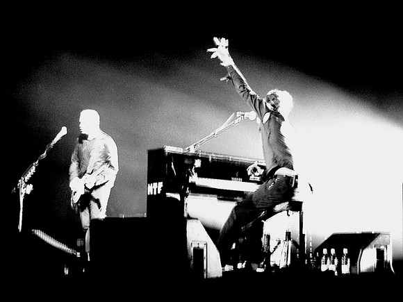 coldplay.2005.9.17ColdplayUMB Sept-17-05_055