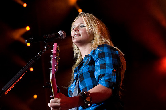 mirandalambert.2008.9.11ChesneyLlambert2008.09.11 087