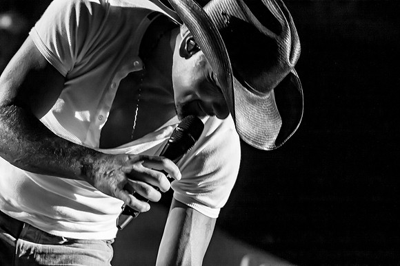 timmcgraw.2010.6.1920100619-IMG_1193