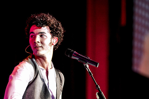jonasbros.2008.7.22JonasAvril2008.07