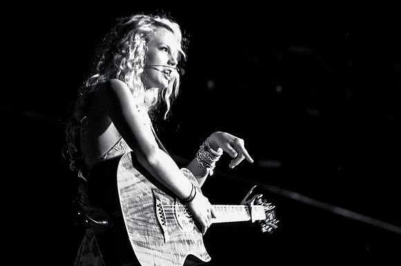 taylorswift.2007.5.8VerizonMay082007 078