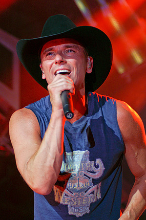 kennychesney.2007.8.10UMB Chesney 08102007 207
