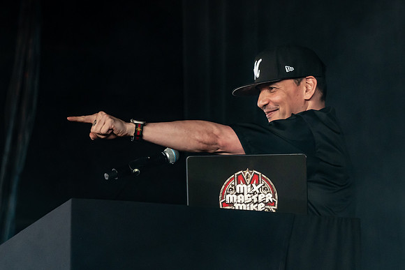 mixmastermike.2023.07.18-P71800012P71800012