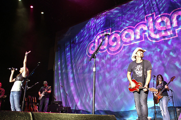 sugarland.2006.8.11SugarlandUMB Aug-11-0607
