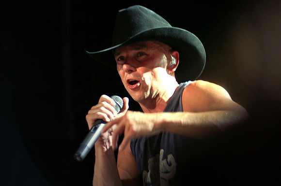 kennychesney.2007.8.10UMB Chesney 08102007 181