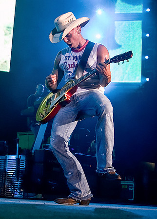 kennychesney.2008.9.11ChesneyLlambert2008.09.11 305