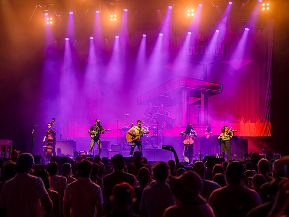 outlaw.avettbros.2026.8.18DSC08601