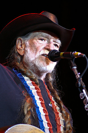 willienelson.2006.6.9WillieNelson UMB Aug-22-06_09
