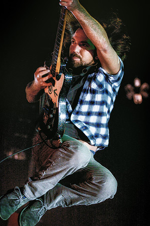 pearljam.2010.5.420100504-IMG_0687-Edit