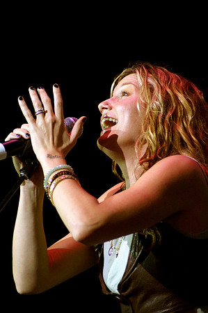 sugarland.2006.8.11SugarlandUMB Aug-11-0621
