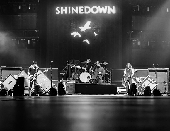 shinedown.2010.4.2320100423-IMG_0542